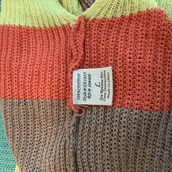 Mine... Sweater Size Large - Picture 4 of 7